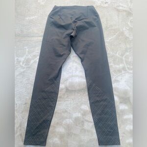 Gymshark charcoal gray speed leggings Size Medium